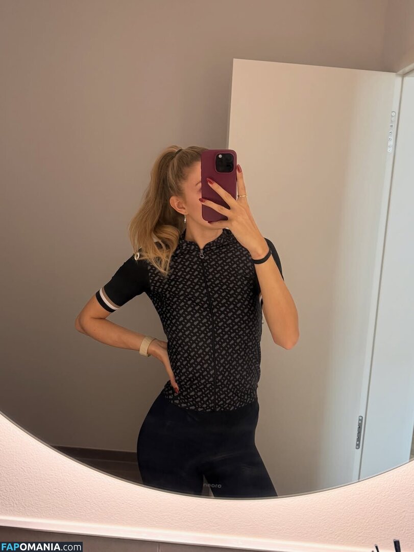 Alica Schmidt / alicasmd / nathalieschmidt Nu OnlyFans  Foto vazada #1040