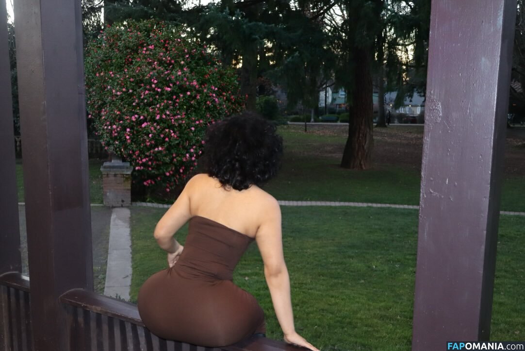 aliiyarose / aliyah1819 / rosebaby1819 Nu OnlyFans  Foto vazada #2