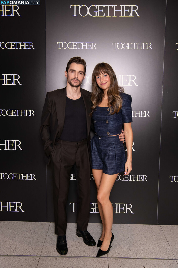 Alison Brie / alisonbrie Nu OnlyFans  Foto vazada #22