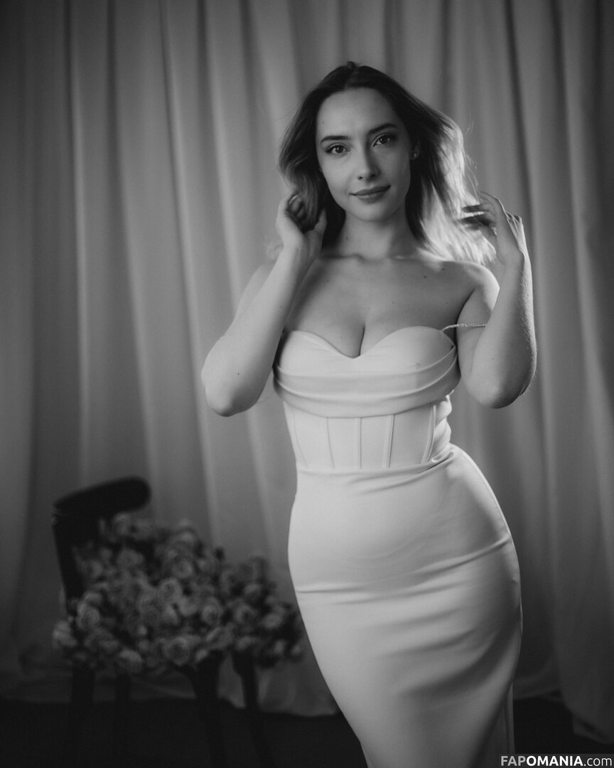 Alissa Strekozova / alissaofficial_ Nu OnlyFans  Foto vazada #6