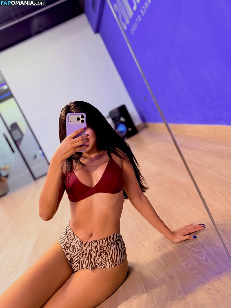Alixfire / alixxfire Nu OnlyFans  Foto vazada #3