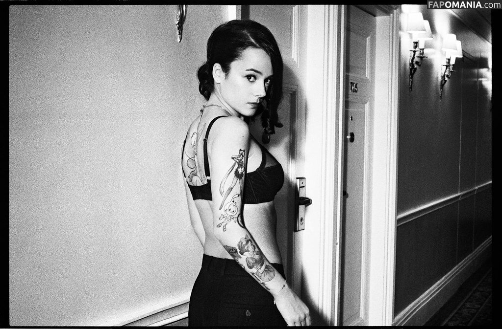 Alizee / alizeeofficiel / alizeesanzeth Nu OnlyFans  Foto vazada #17