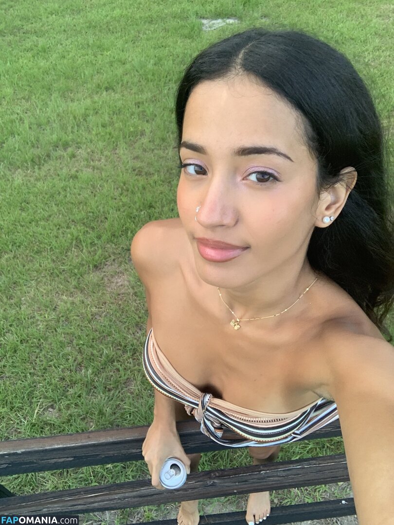 Ally Casper / Kitten Ally / allycasp / allycasper / chloally Nu OnlyFans  Foto vazada #4