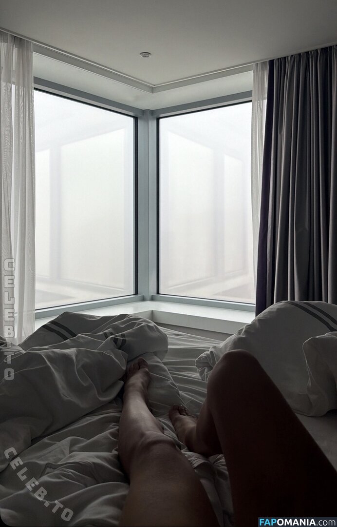 Almira Azemi / almira.azz / almirra.az Nu OnlyFans  Foto vazada #10