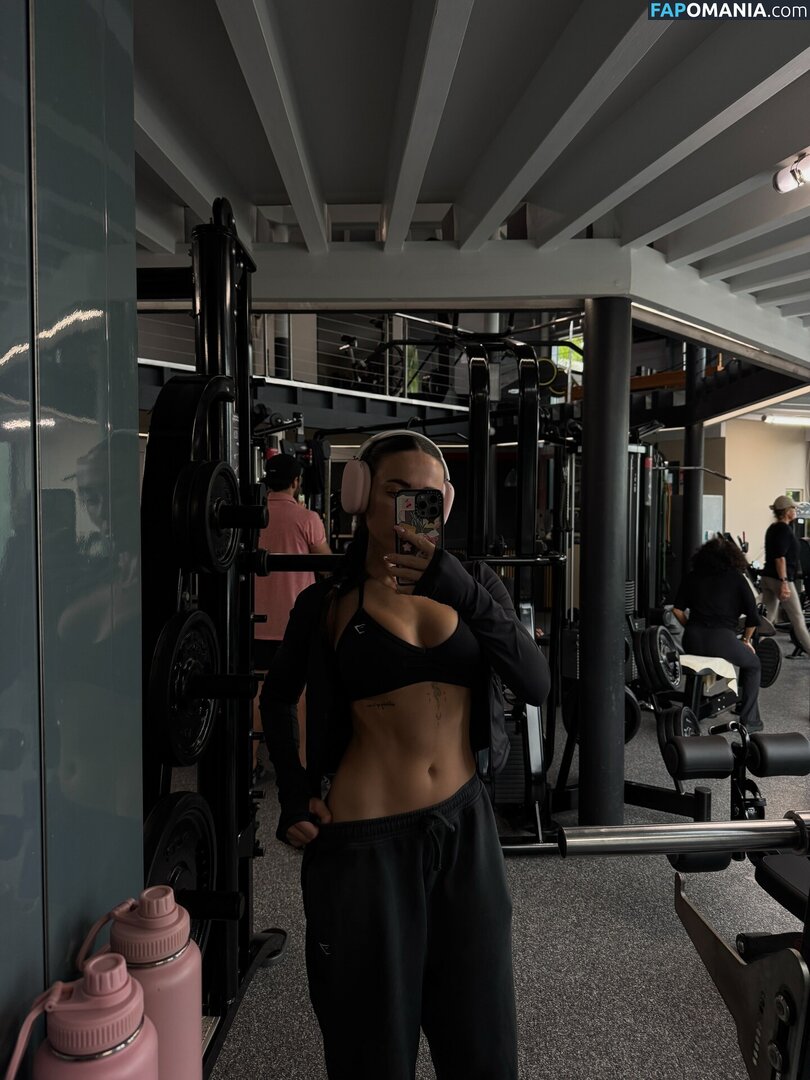 Alohalaia / alohalaia_ / thealohatrainer Nu OnlyFans  Foto vazada #10