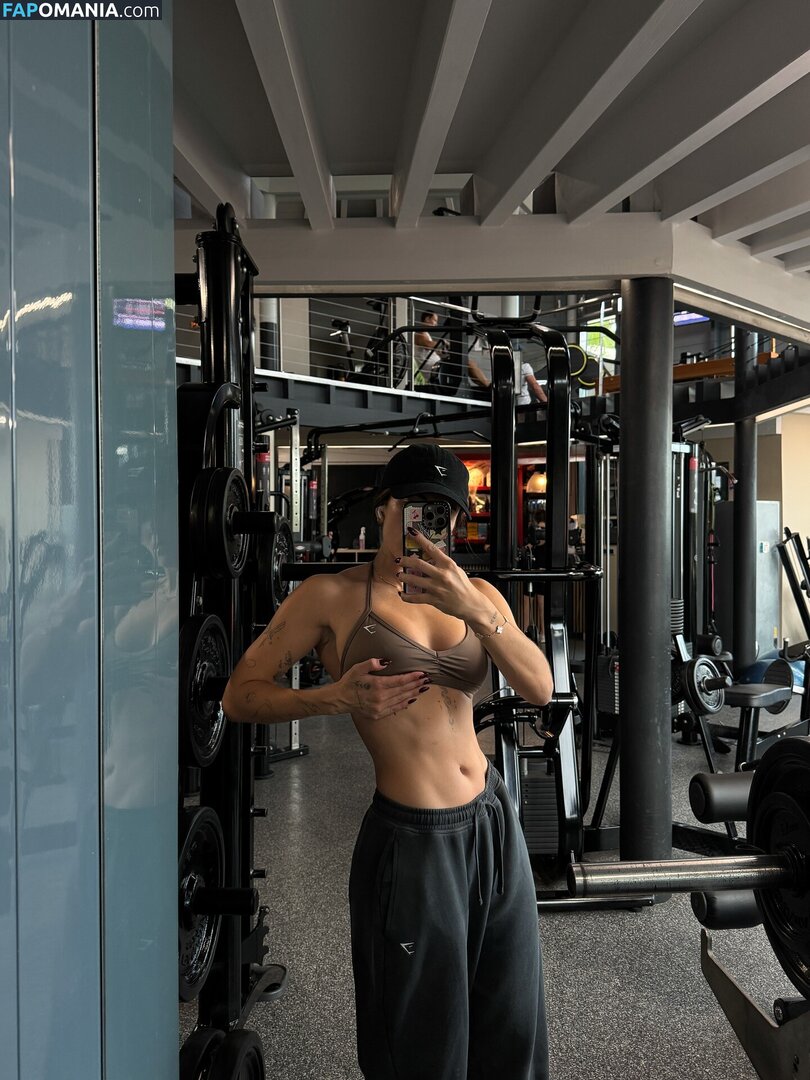 Alohalaia / alohalaia_ / thealohatrainer Nu OnlyFans  Foto vazada #18