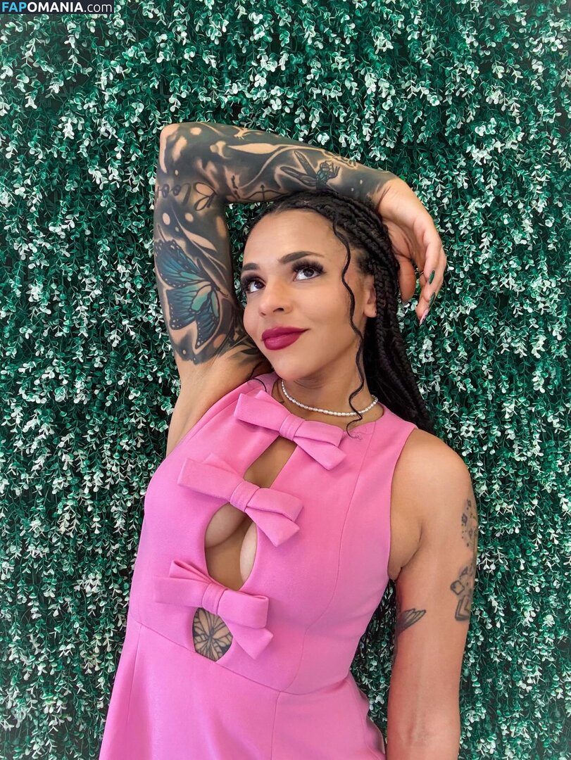 Amber Reacts / amber walker / ambercharity5 Nu OnlyFans  Foto vazada #9