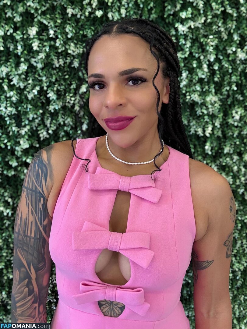 Amber Reacts / amber walker / ambercharity5 Nu OnlyFans  Foto vazada #11