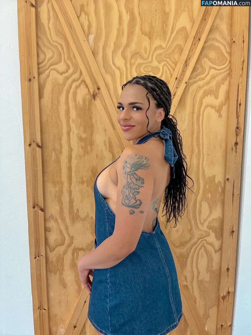 Amber Reacts / amber walker / ambercharity5 Nu OnlyFans  Foto vazada #13