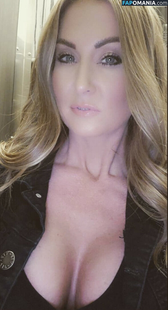 AmberHaines26 / Ambiedawn26 / Cougarfans3333 Nu OnlyFans  Foto vazada #1