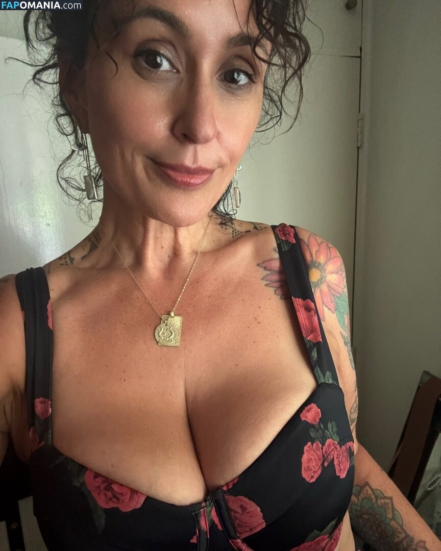 Amelia Linda MacQueen / i.am.macqueen Nu OnlyFans  Foto vazada #2