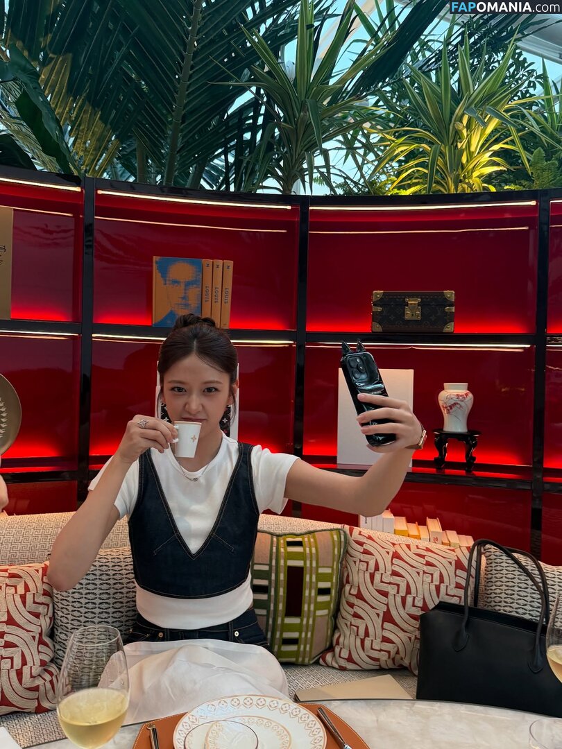 An IVE / An Yujin 안유진 | / _yujin_an Nu OnlyFans  Foto vazada #4