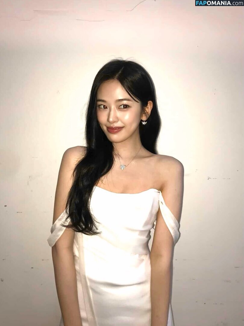 An IVE / An Yujin 안유진 | / _yujin_an Nu OnlyFans  Foto vazada #29