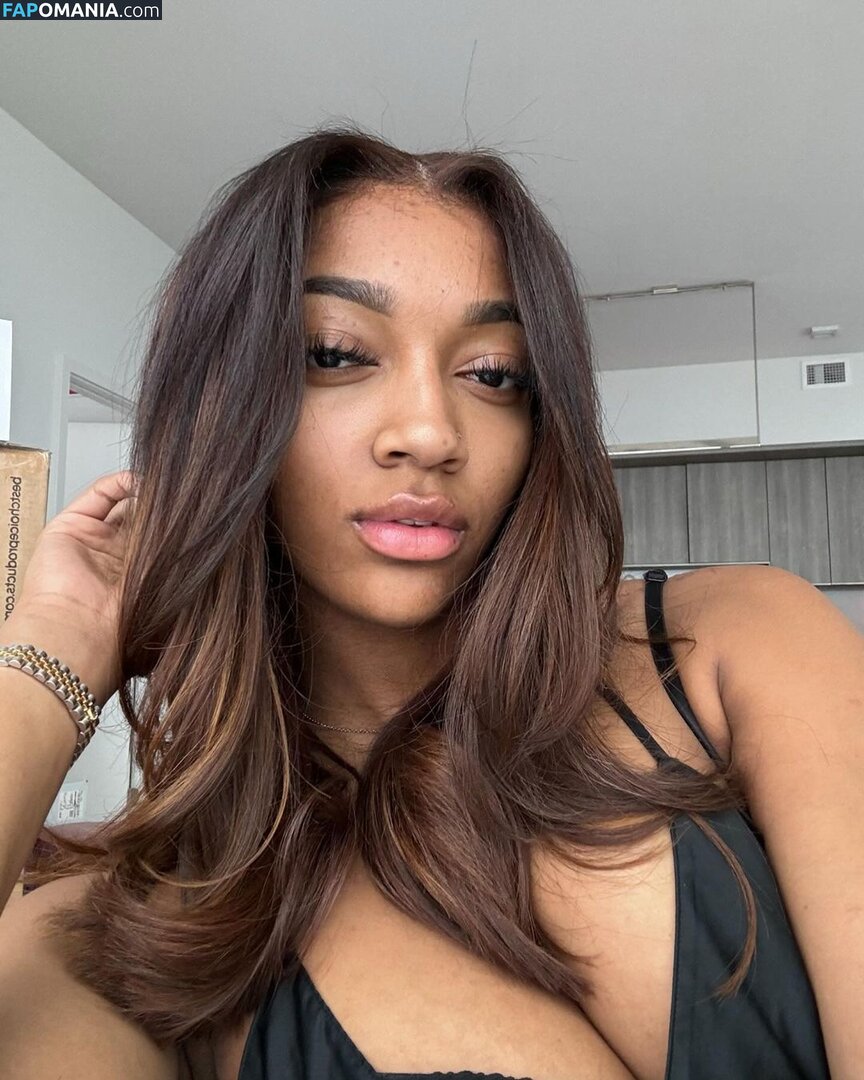 Angel Reese / Reese10Angel / angelreese10 / angelreesecenter Nu OnlyFans  Foto vazada #19