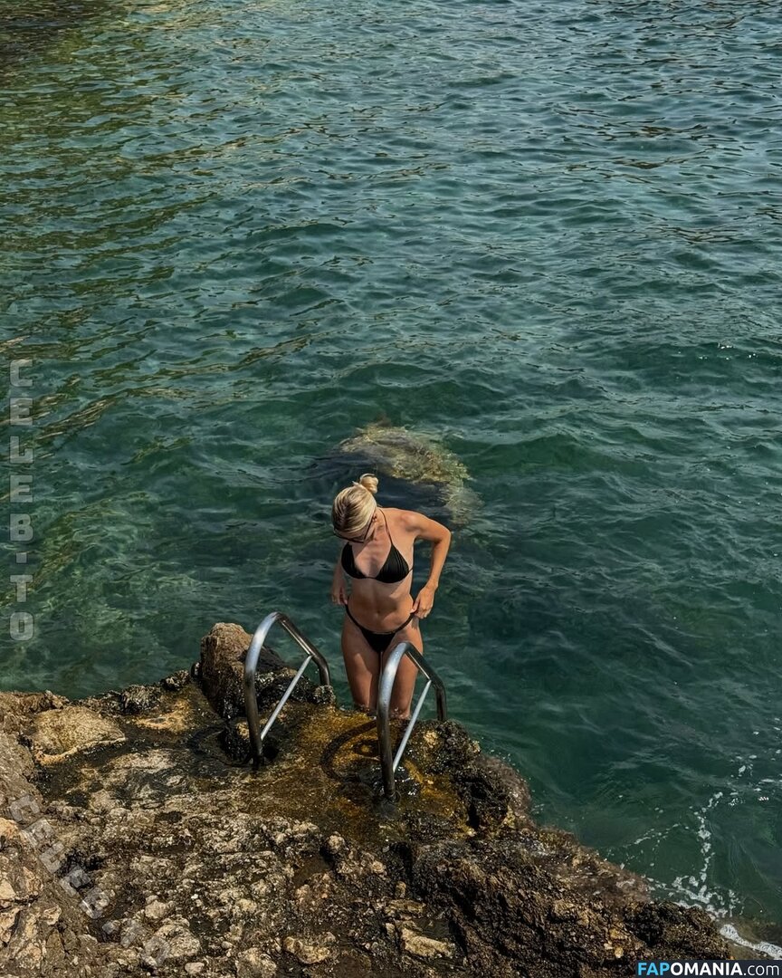 Anna Seidel / annaseidelshorttrack / darkredgrape Nu OnlyFans  Foto vazada #8