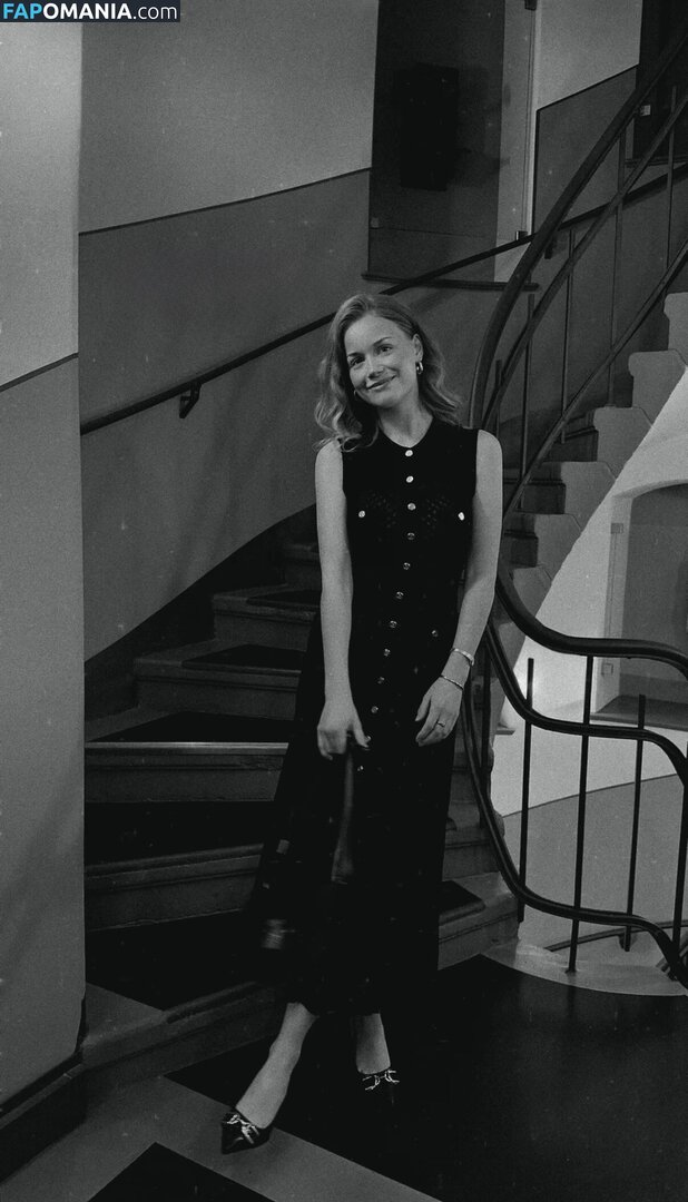 Aurelia Heinz / annaaaurelia / relianana Nu OnlyFans  Foto vazada #1