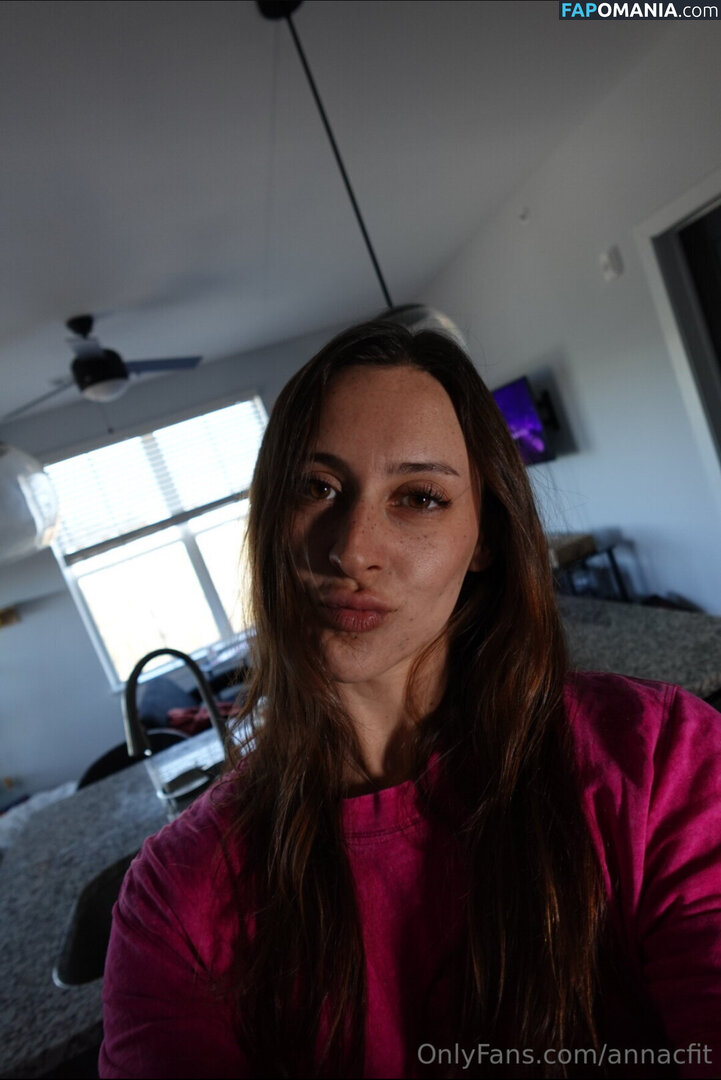 Annaherbert22 / annacfit / annahebert22 Nu OnlyFans  Foto vazada #1
