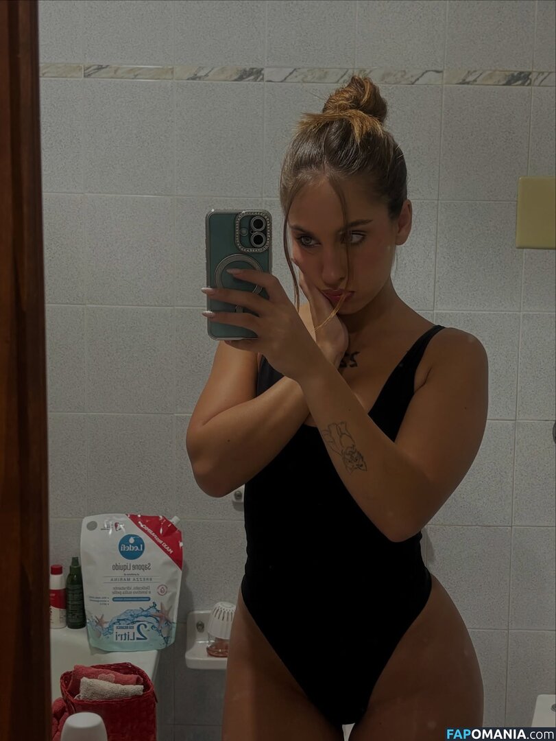 Annalisa Derelitto / itsvlisa Nu OnlyFans  Foto vazada #3