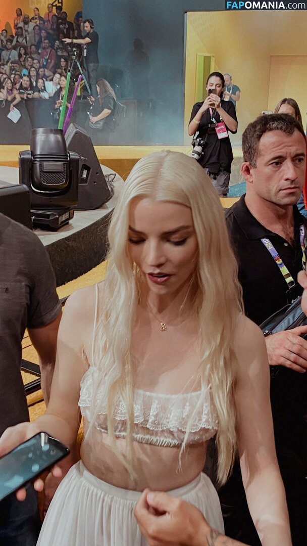 Anya Taylor-Joy / anyataylorjoy / taylorjoyvip Nu OnlyFans  Foto vazada #2069