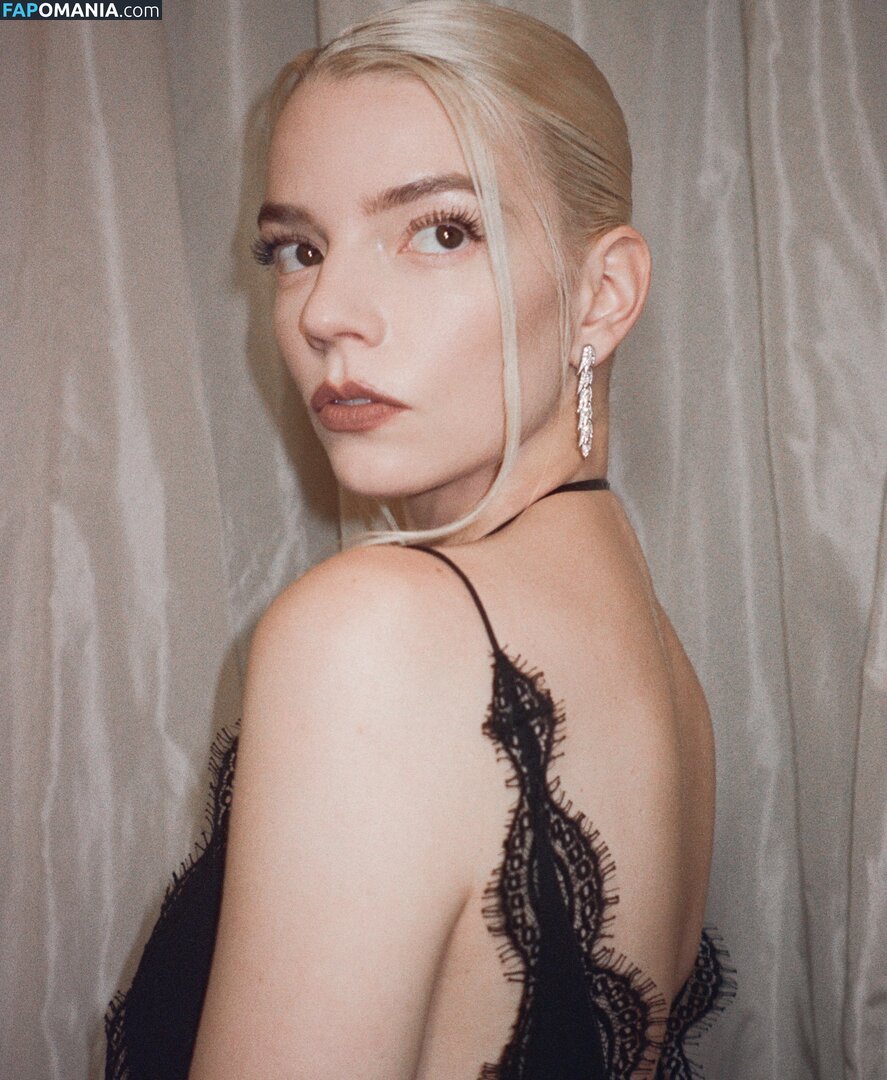 Anya Taylor-Joy / anyataylorjoy / taylorjoyvip Nu OnlyFans  Foto vazada #2115