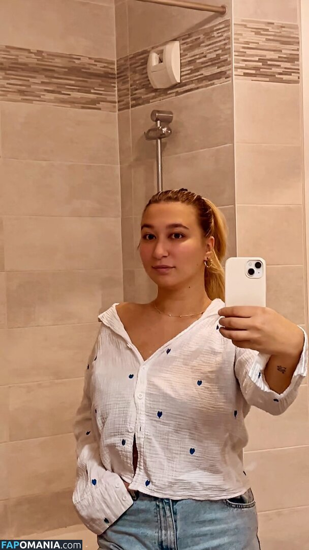 Apoline Perret / apolineprrt / shaniaperrett Nu OnlyFans  Foto vazada #6