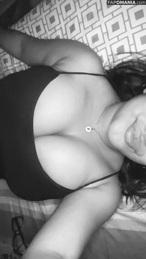 Ari Mar - Mexican teen with huge tits / simplyariana Nu OnlyFans  Foto vazada #5