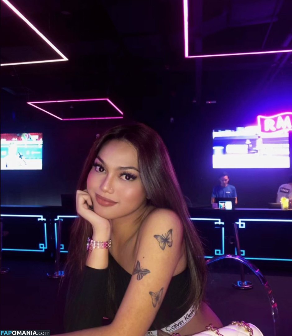 Ariana Tashne / ariana / arianatashnee Nu OnlyFans  Foto vazada #3