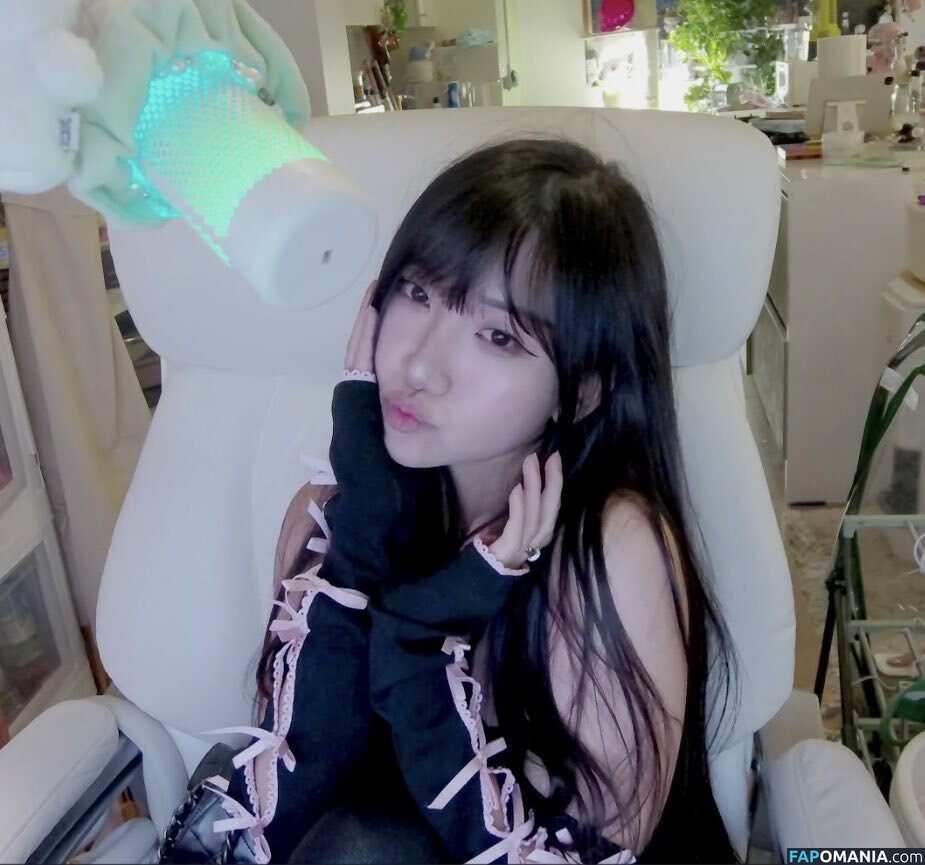 AriaSaki / annoyingaria Nu OnlyFans  Foto vazada #955