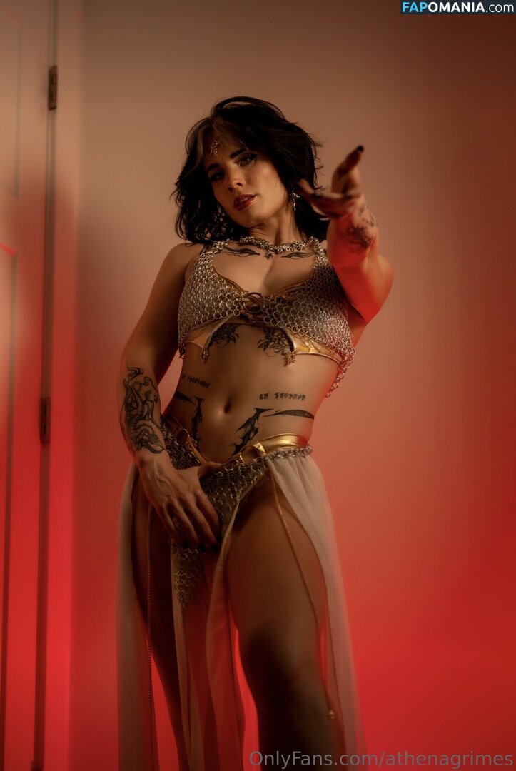 Athena Grimes / athena.cos / pinkemilki Nu OnlyFans  Foto vazada #1