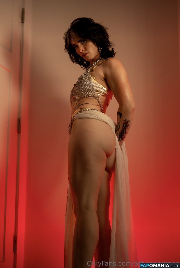Athena Grimes / athena.cos / pinkemilki Nu OnlyFans  Foto vazada #17