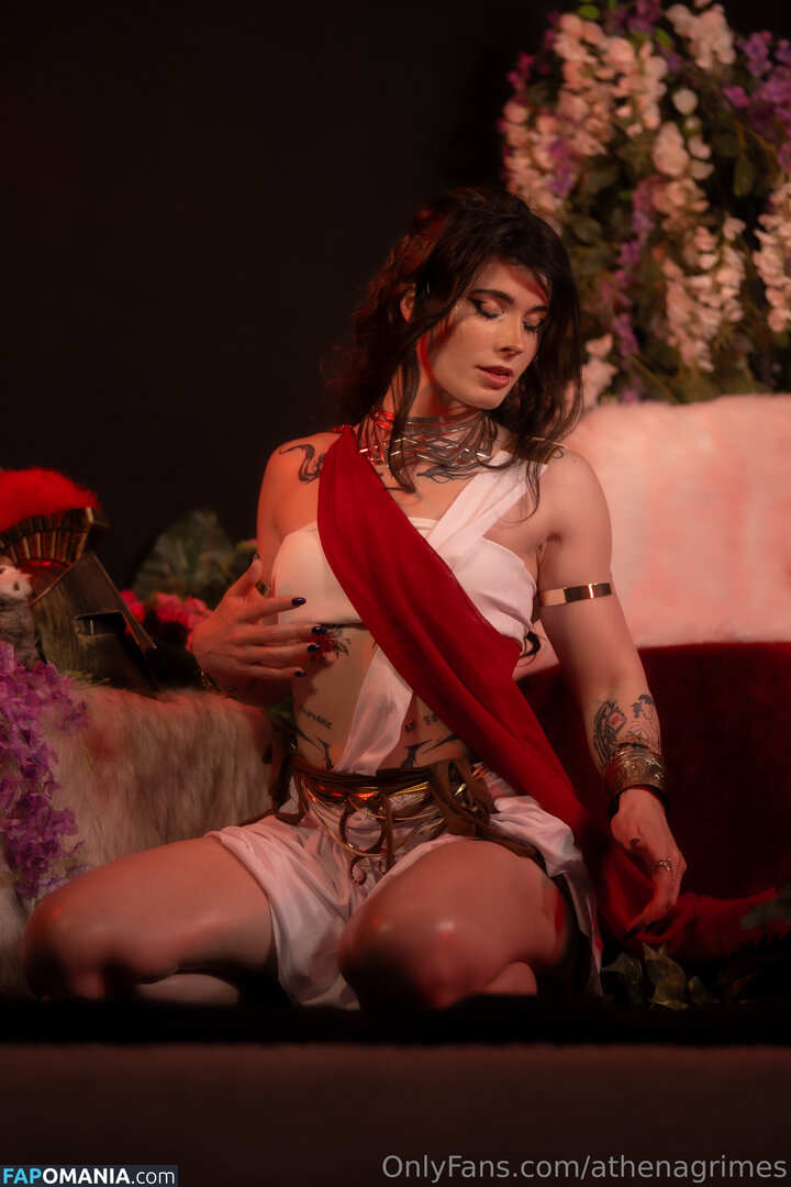 Athena Grimes / athena.cos / pinkemilki Nu OnlyFans  Foto vazada #39