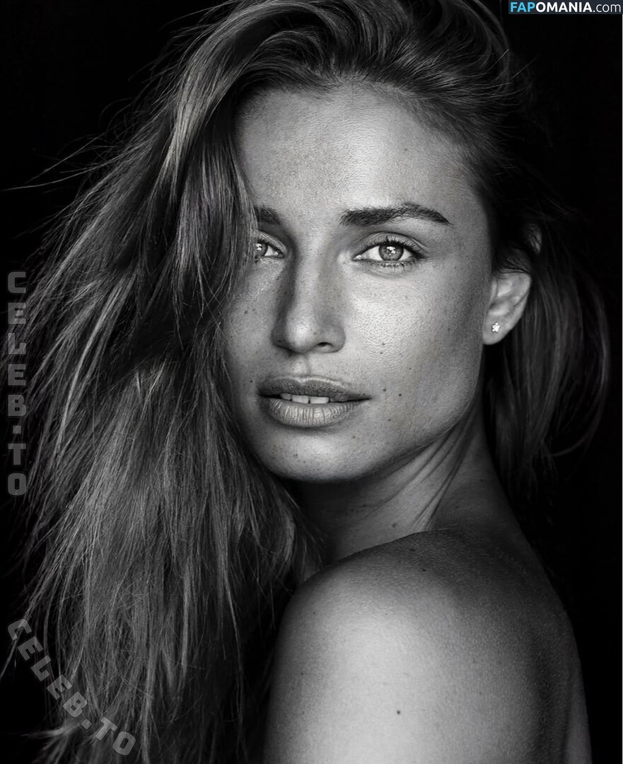 Aude-Jane Deville / audejanedeville / audejanedvll Nu OnlyFans  Foto vazada #3