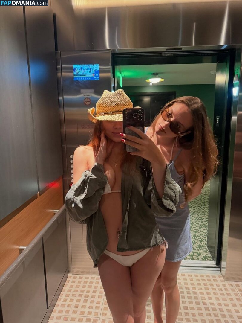 Aurorafoxxxx / scarlettaaurora / ursweetscar / yoursweetaurora Nu OnlyFans  Foto vazada #14