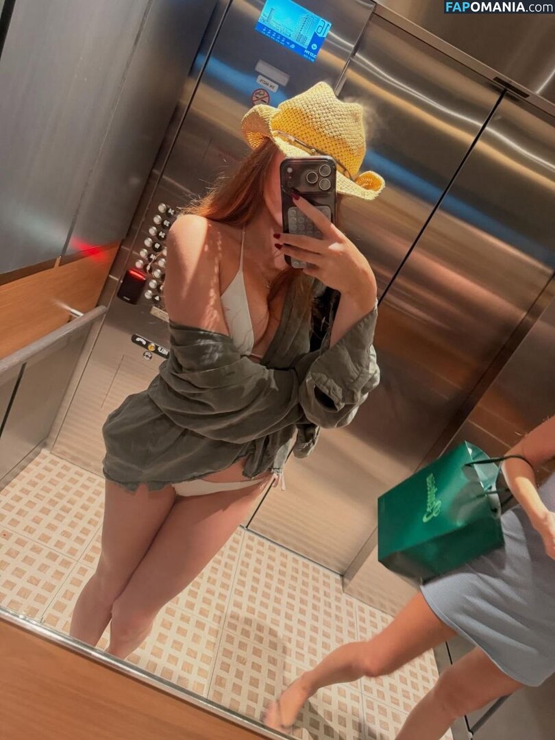 Aurorafoxxxx / scarlettaaurora / ursweetscar / yoursweetaurora Nu OnlyFans  Foto vazada #15