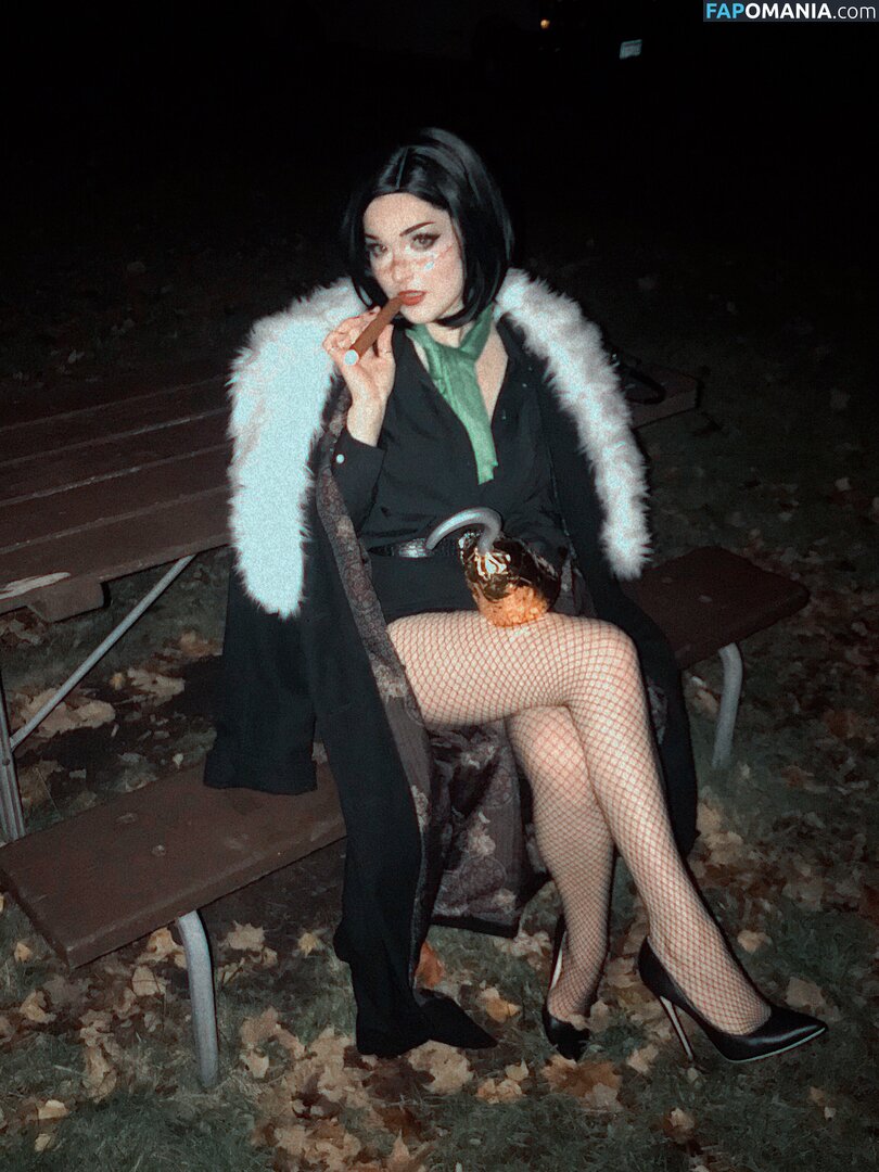 auroraiskira / kingauratv Nu OnlyFans  Foto vazada #1