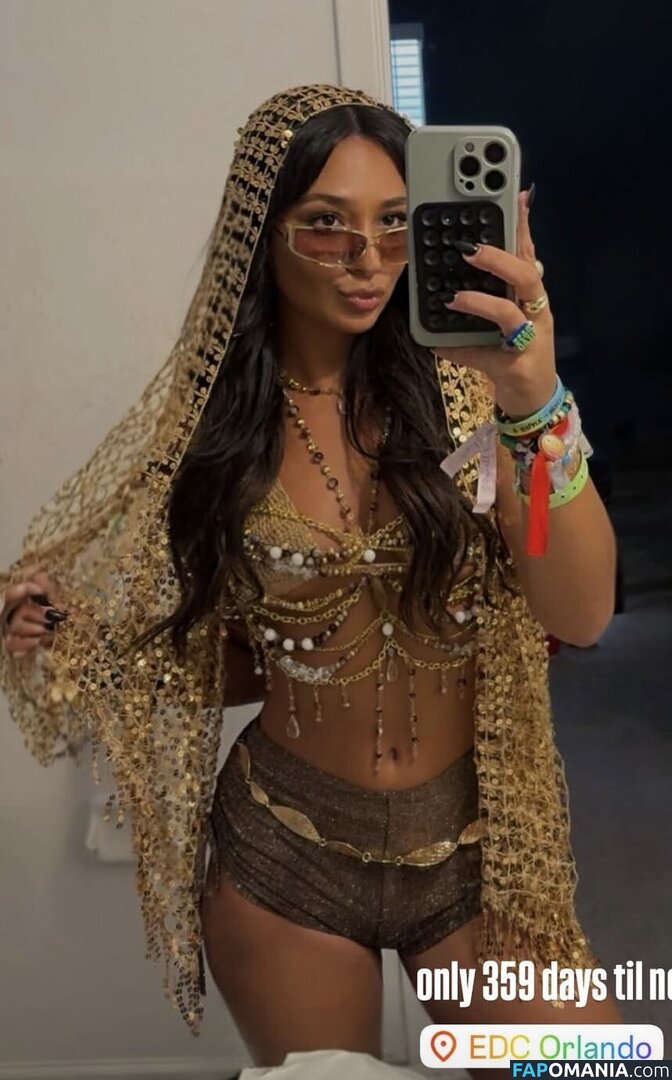 avaasanto / lifes.a.party.sorry.mom Nu OnlyFans  Foto vazada #2