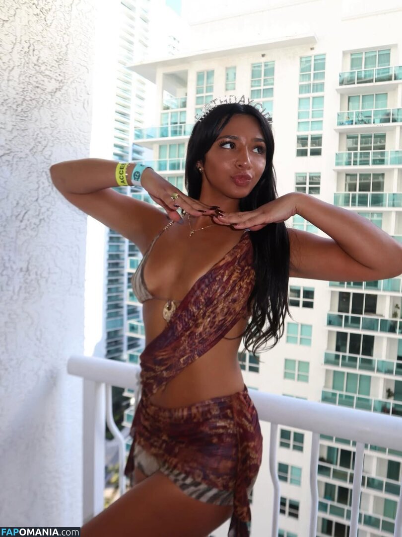 avaasanto / lifes.a.party.sorry.mom Nu OnlyFans  Foto vazada #16