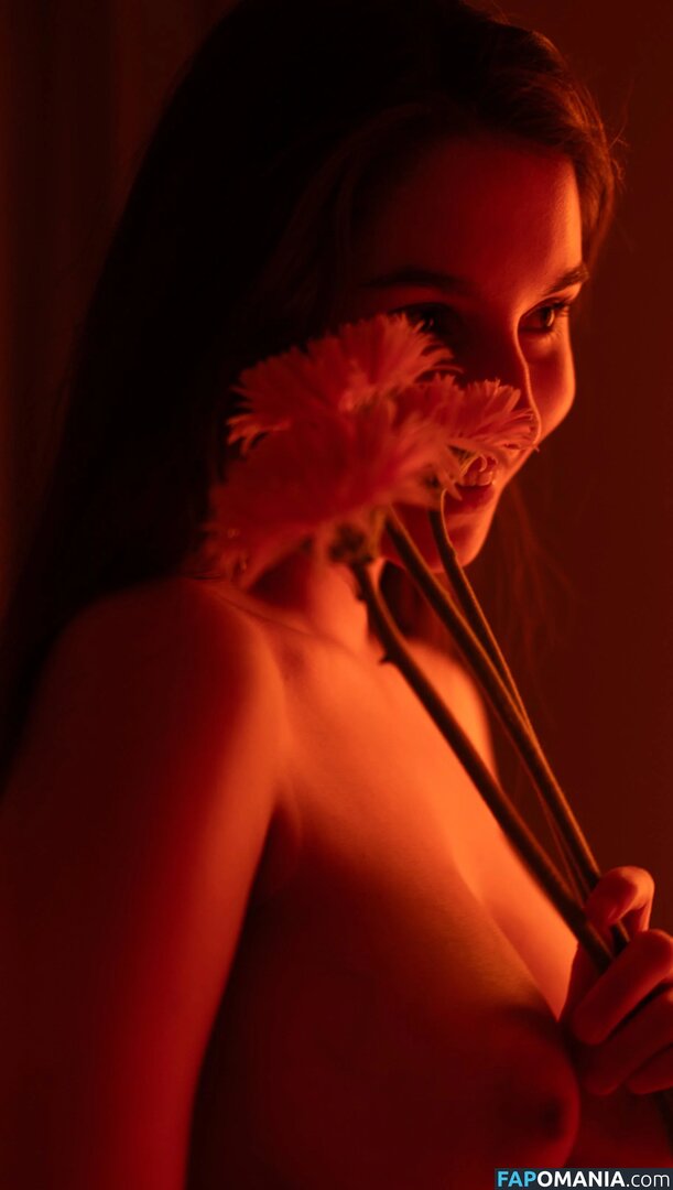 Avrelia Amaris Nu OnlyFans  Foto vazada #8
