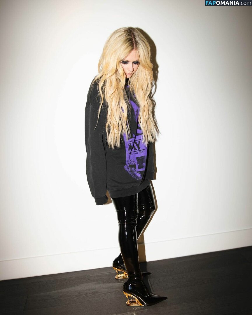 Avril Lavigne Nu Foto vazada #43