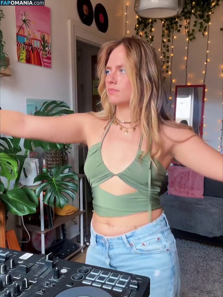 Axelle Maga / axelle.maga Nu OnlyFans  Foto vazada #1