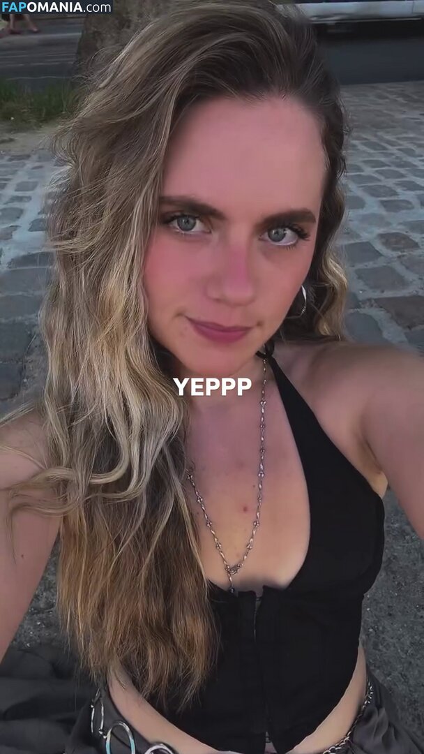 Axelle Maga / axelle.maga Nu OnlyFans  Foto vazada #15