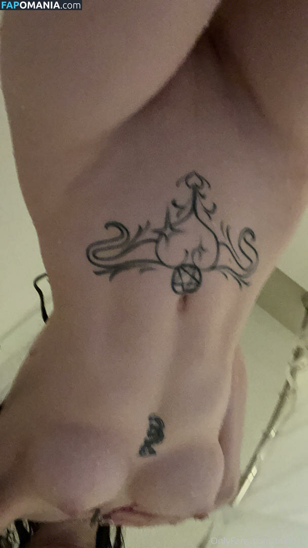 b00b1e / b00b1e_ Nu OnlyFans  Foto vazada #4