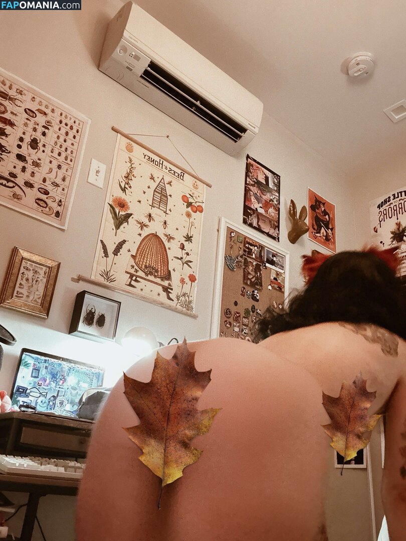 B1tchy_lesbian / laurenmonac0 Nu OnlyFans  Foto vazada #3