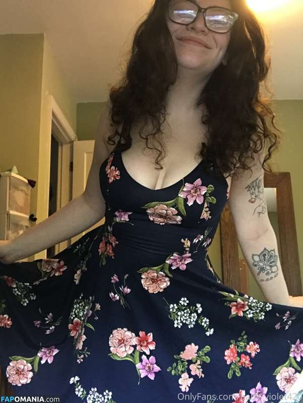 420baby_violet / BABY VIOLET / baby_violet420 / https: Nu OnlyFans  Foto vazada #8