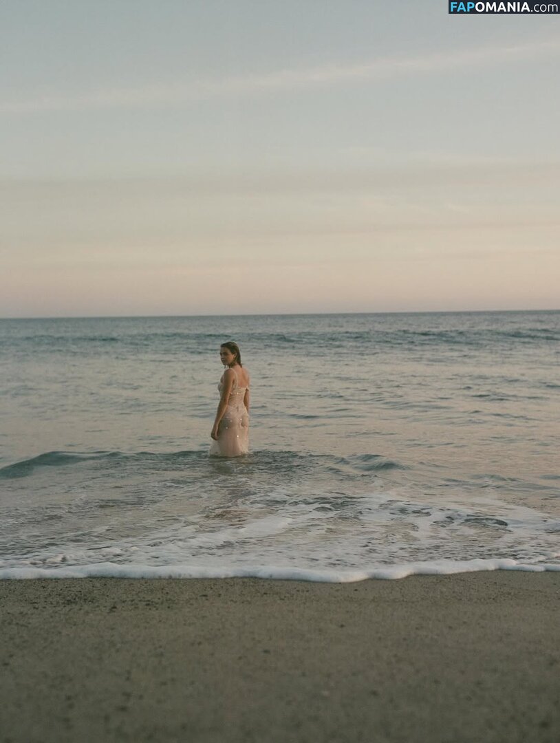 Bailee Madison / baileemadison / bailey_madis0n Nu OnlyFans  Foto vazada #1