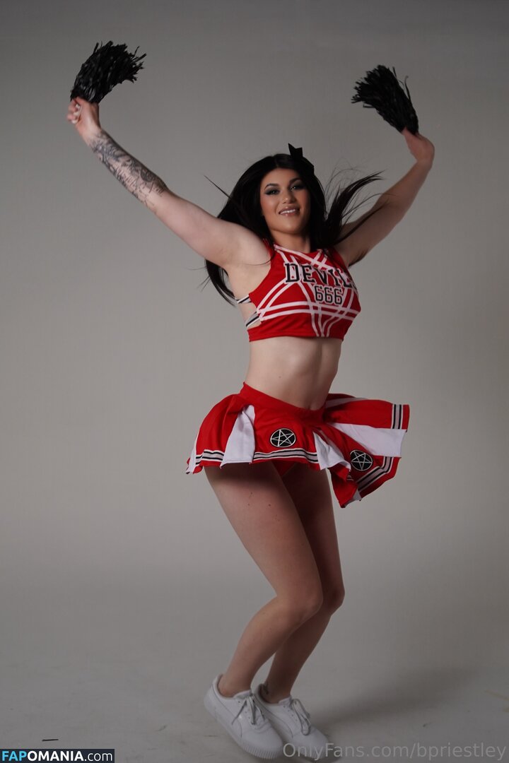 Bea Priestley / Blair Davenport / bdavenportwwe / bpriestley Nu OnlyFans  Foto vazada #16