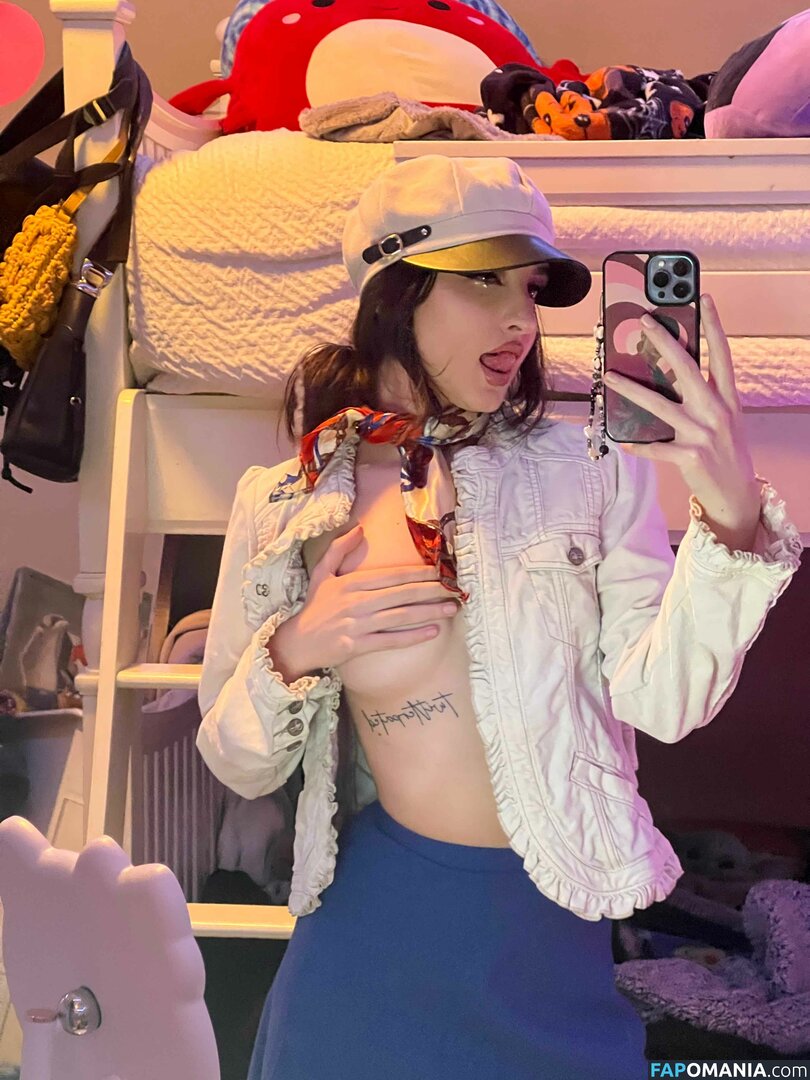 Beebee ASMR / beebeeasmr / beebeeasmr18 / beebeevip Nu OnlyFans  Foto vazada #359