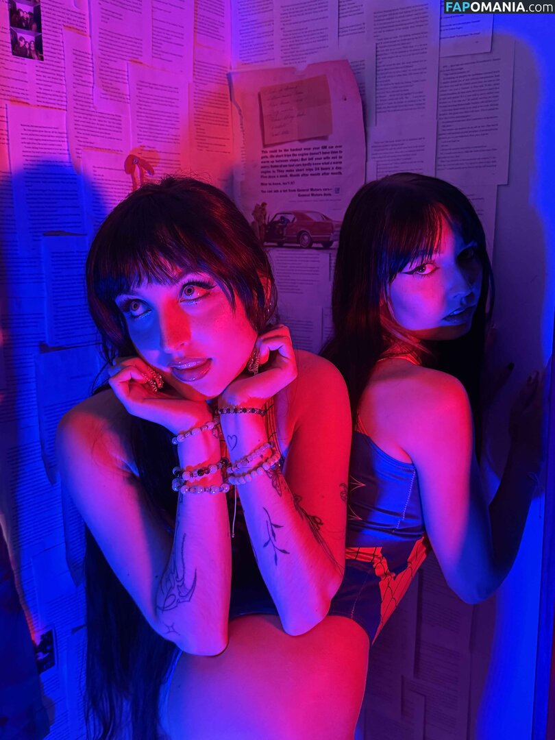 Beebee ASMR / beebeeasmr / beebeeasmr18 / beebeevip Nu OnlyFans  Foto vazada #415