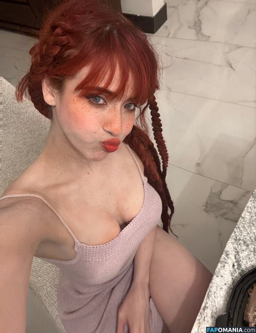 Bella Dueñas Nu OnlyFans  Foto vazada #2