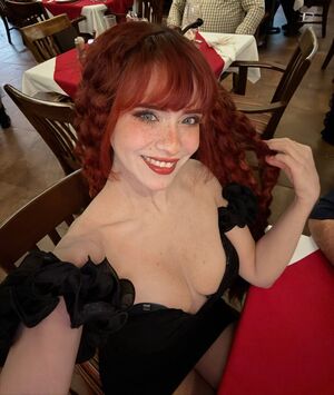 Bella Dueñas